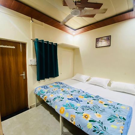 The Raman Palace- A Budget Hotel Mathura Eksteriør bilde