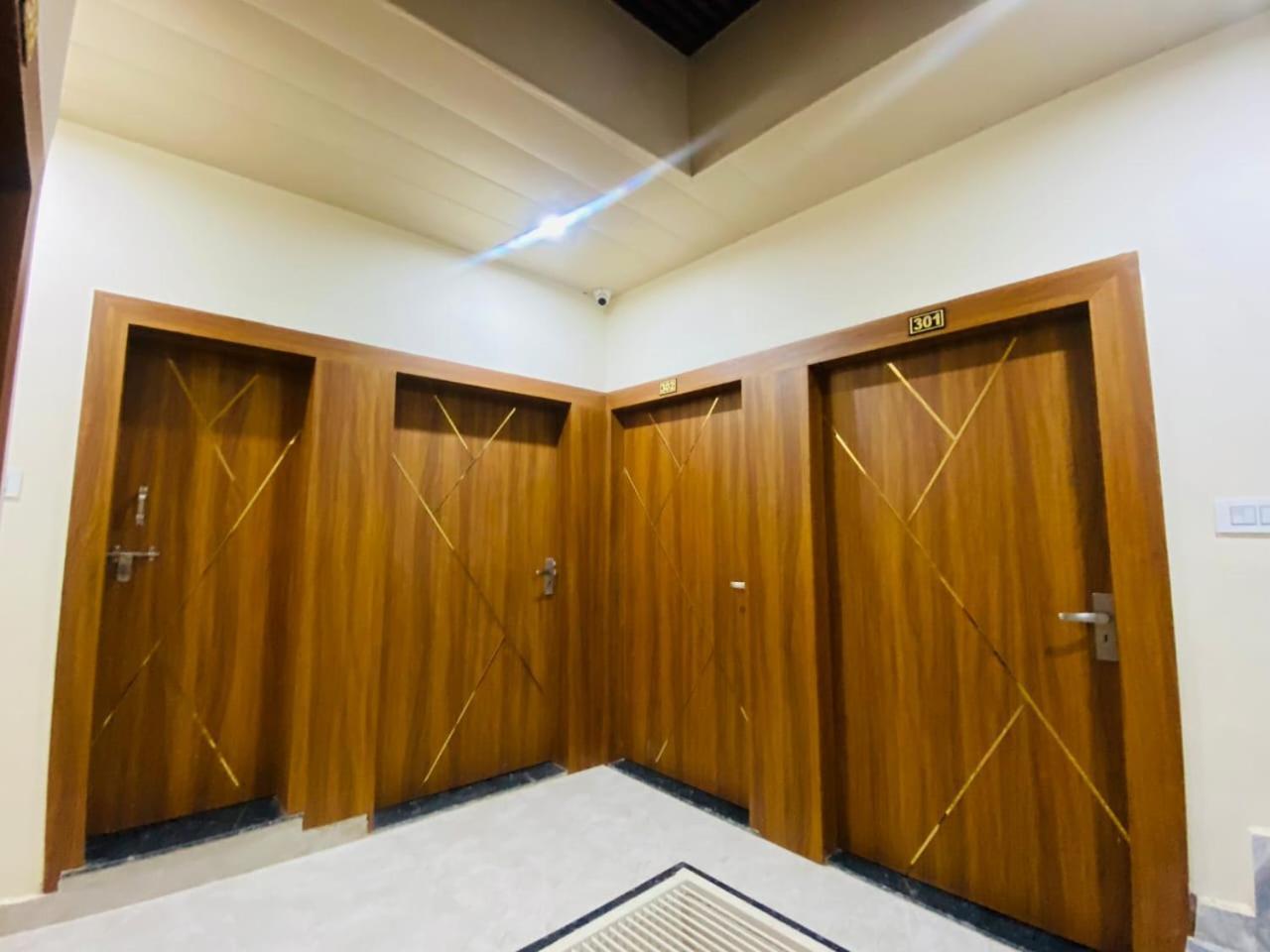 The Raman Palace- A Budget Hotel Mathura Eksteriør bilde