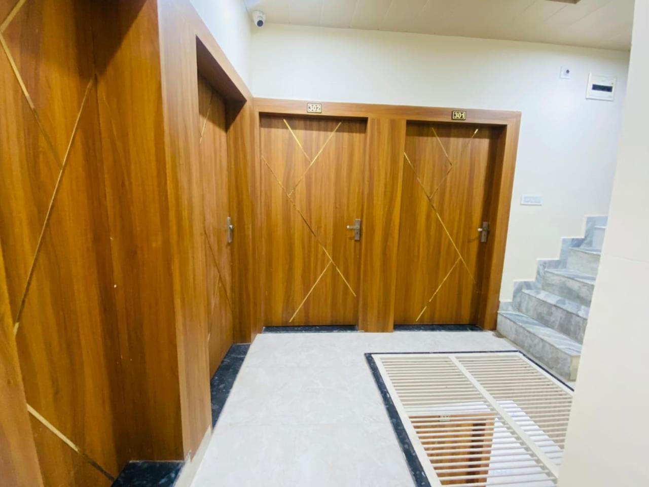 The Raman Palace- A Budget Hotel Mathura Eksteriør bilde